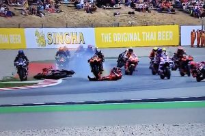 Pecco Bagnaia Tabrak Keras Balapan MotoGP Catalonia